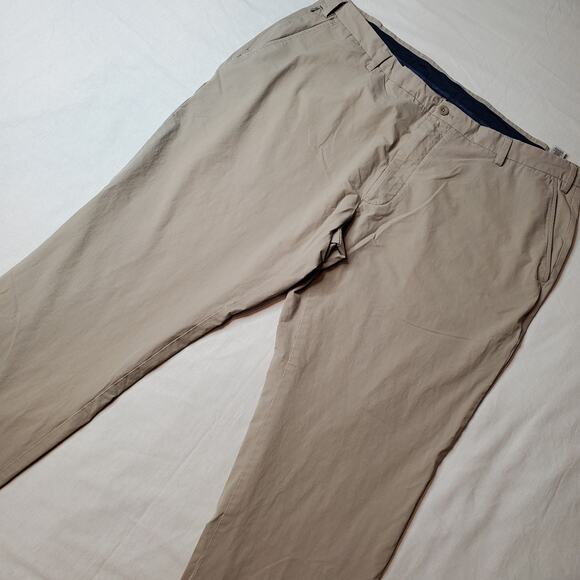 Vineyard Vines Mens Size 46X30 On the Go Lightweight Pant Tan - Picture 1 of 9